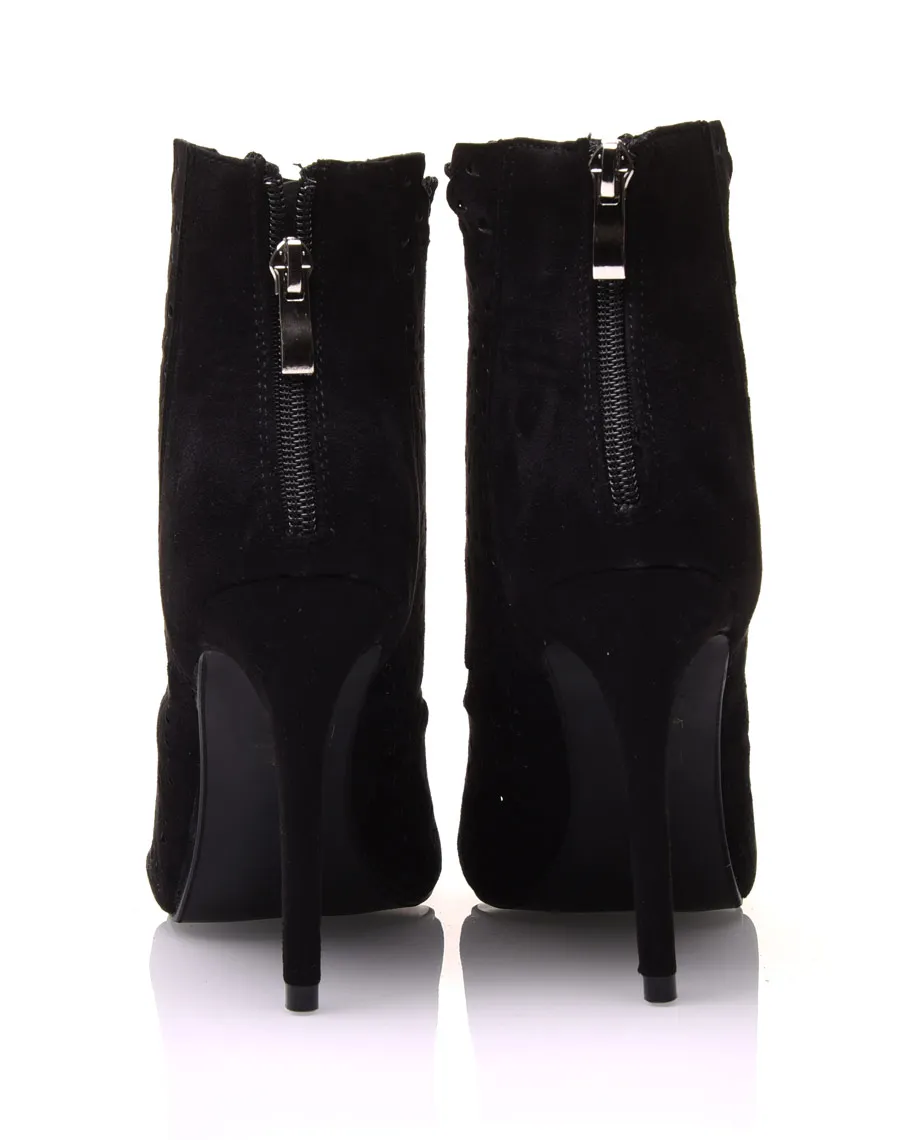 Bottines à talons noires ajourées en suédine