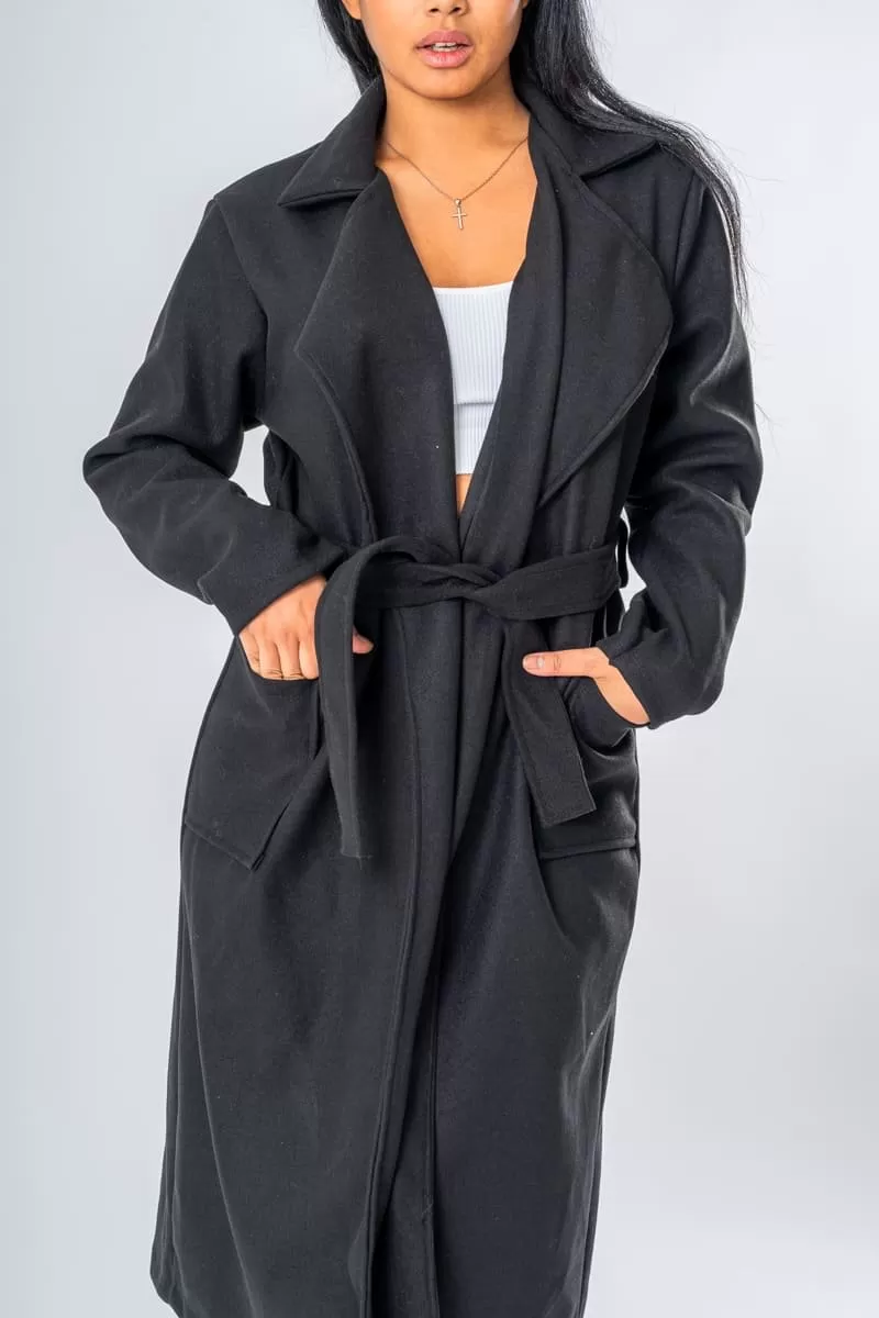 Manteau long col classique ceinturé noir