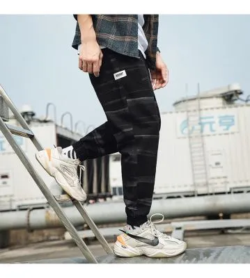 Pantalon jogging sarouel pour homme avec effet ondulation