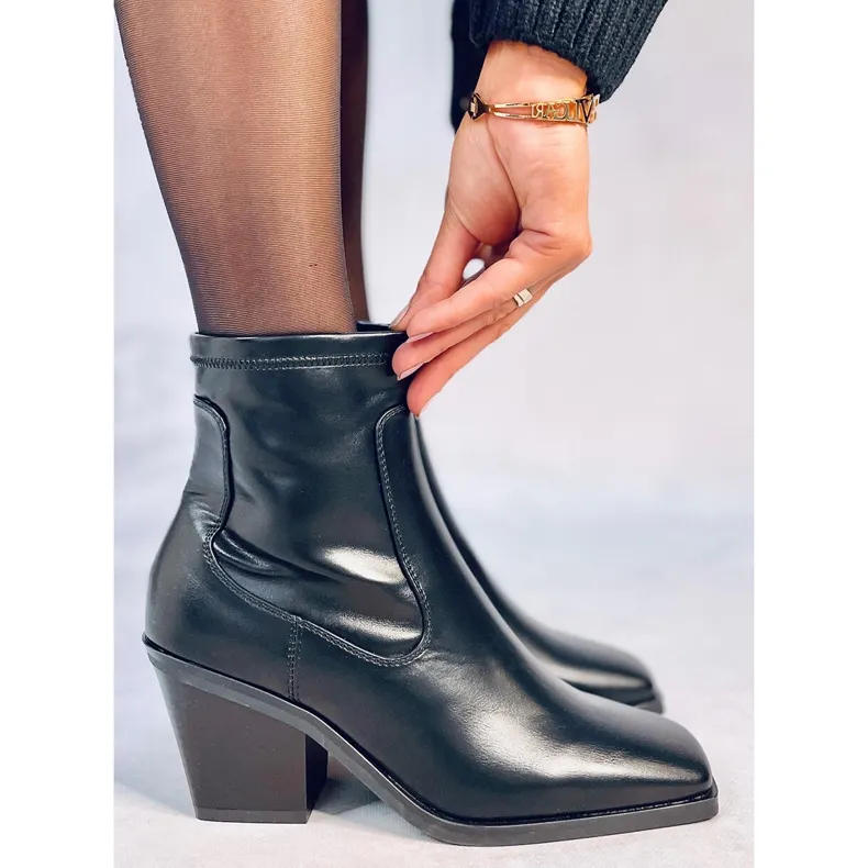 Talons hauts de Arya Black le noir
